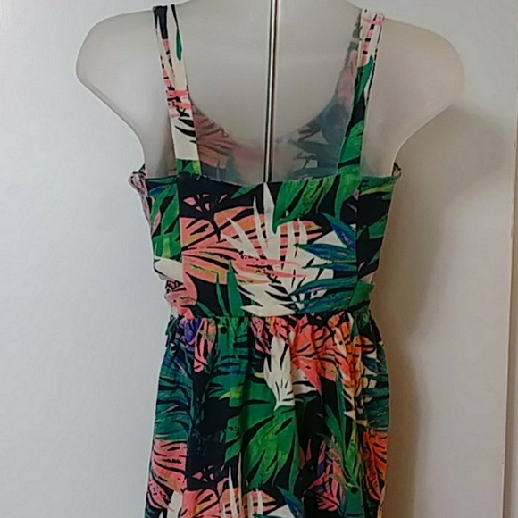 Cut Out Skater Dress - Picture 3 of 6